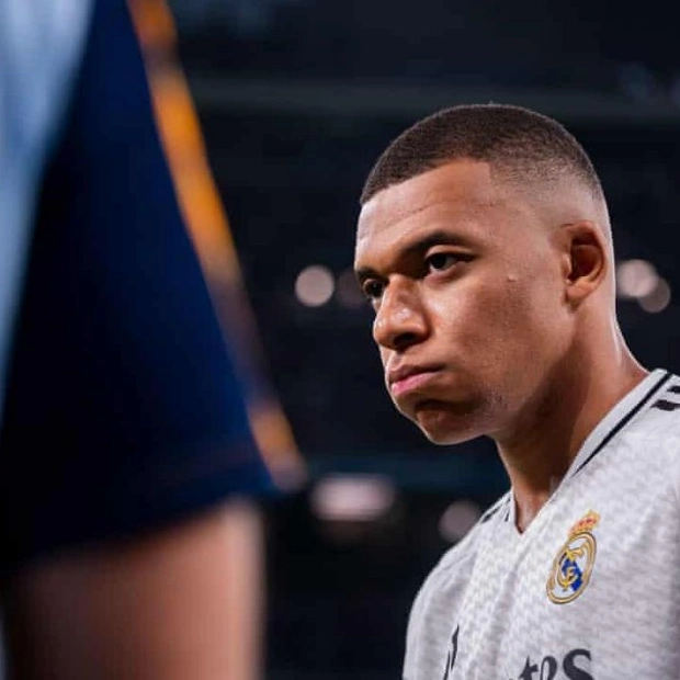 Mbappé Suffers Muscle Injury Ahead of Madrid Derby