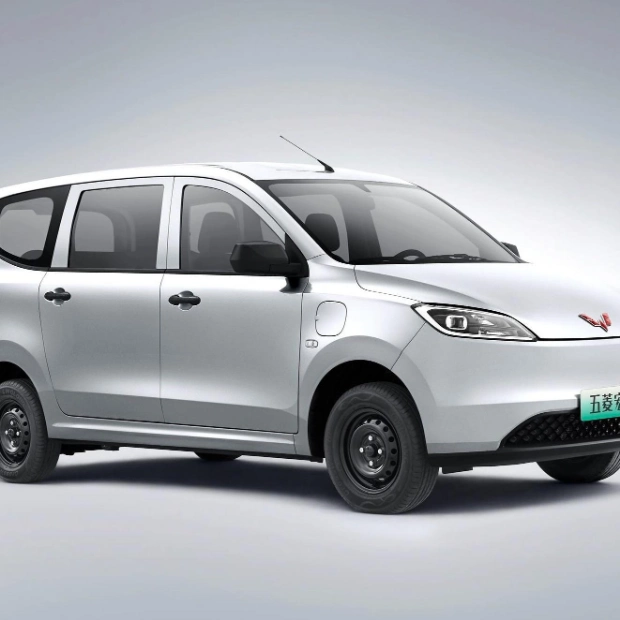 Wuling Hongguang EV: Простой и доступный электромобиль из Китая