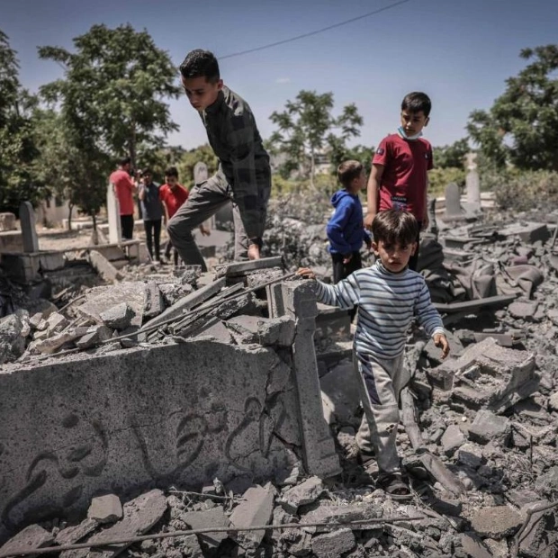 Displaced Families Seek Shelter in Gaza Cemetery