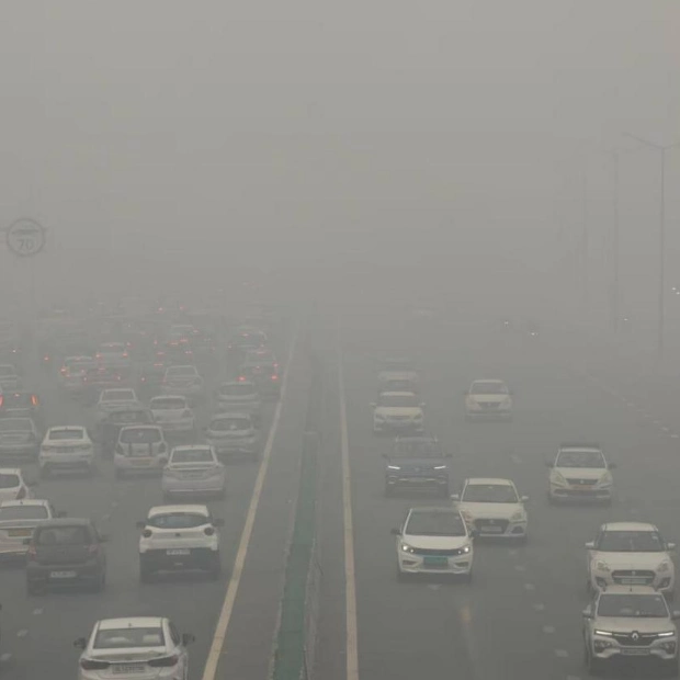 New Delhi Chokes on Toxic Smog, Air Pollution Surges