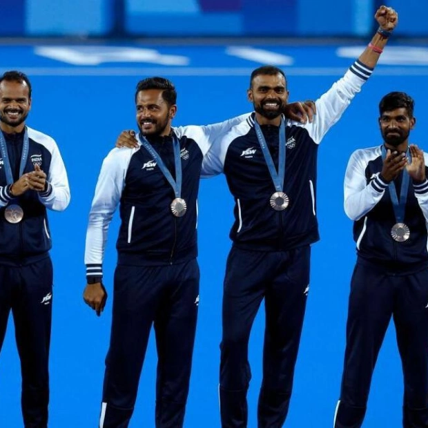 Indian Hockey Team Honours Major Dhyan Chand After Olympic Triumph