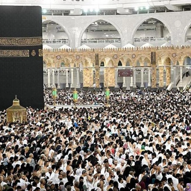 Saudi Arabia Clears Unregistered Pilgrims Ahead of Hajj