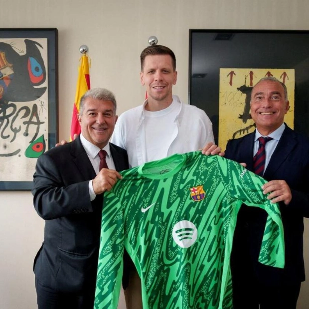 Barcelona Signs Wojciech Szczesny as Free Agent