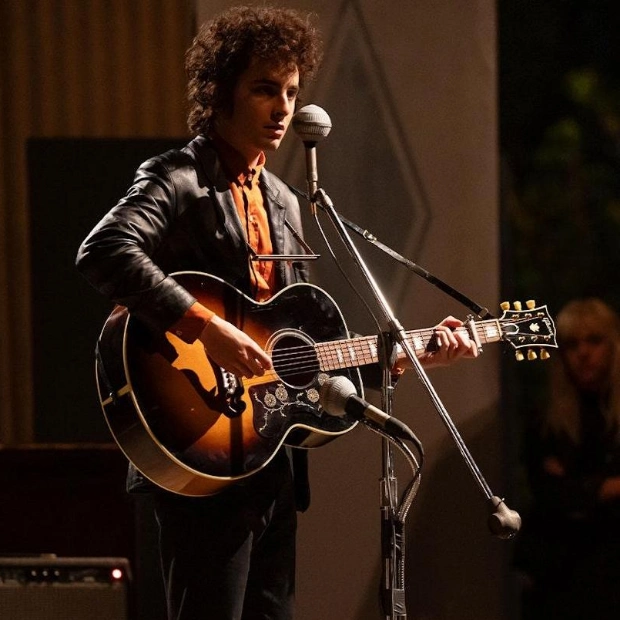 Uncovering Bob Dylan: The Journey of a Complete Unknown