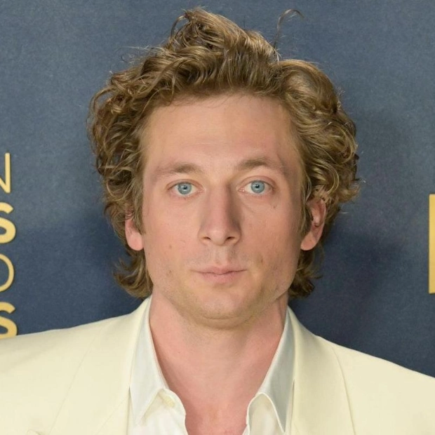 Jeremy Allen White Joins Star Wars Universe