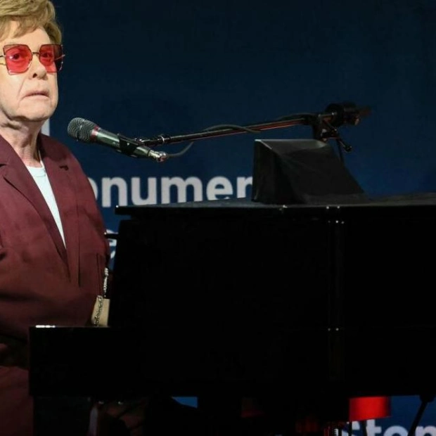 Elton John Loses Sight After Eye Infection