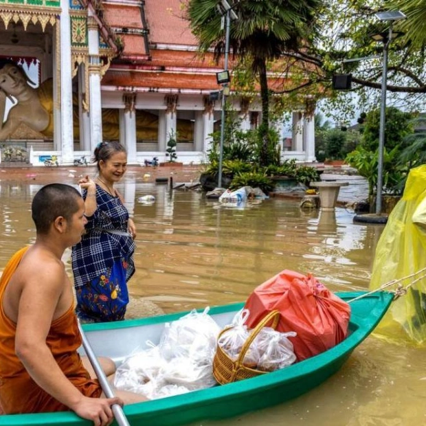 Floods Displace Thousands in Southern Thailand