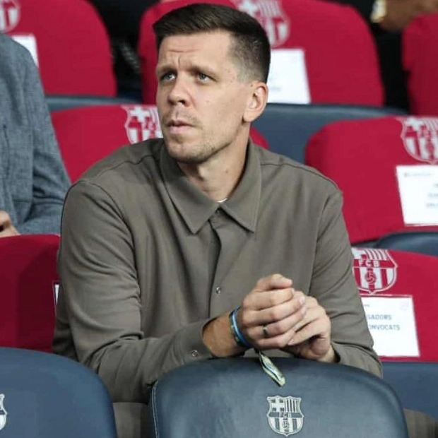 Barcelona Signs Wojciech Szczesny After Goalkeeper Reverses Retirement