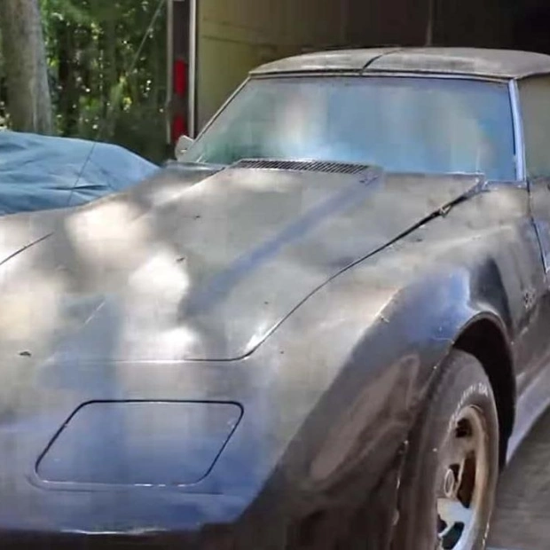 Reviving a Neglected 1976 Corvette Stingray