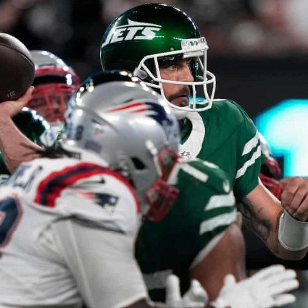 Rodgers' Homecoming: Jets Dominate Patriots 24-3