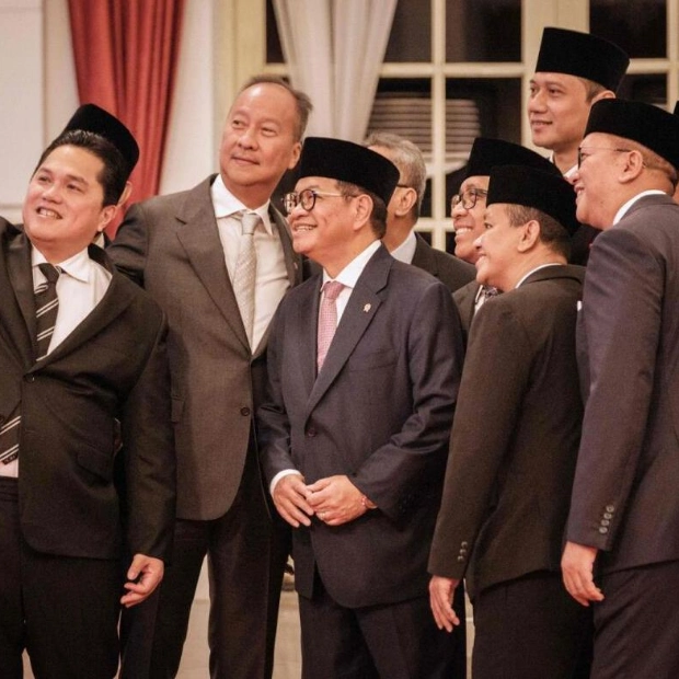 Joko Widodo Appoints New Cabinet Ministers Tied to Prabowo Subianto