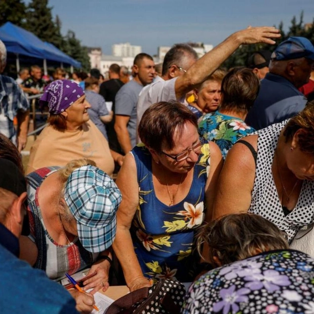 Ukrainian Forces Report 'Coexistence' with Elderly Russian Civilians