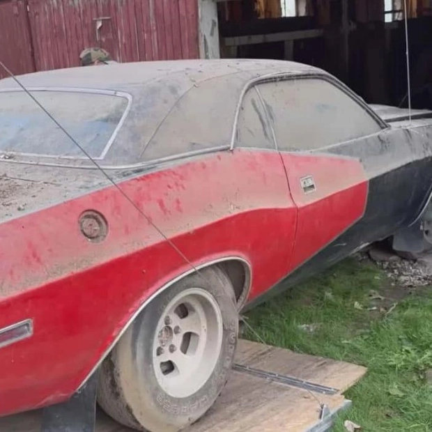 Uncovering the Hidden History of a Neglected 1970 Dodge Challenger