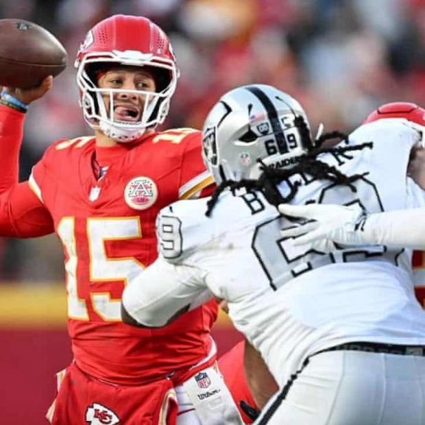 Improbable Win: Chiefs Edge Raiders in Last-Second Thriller