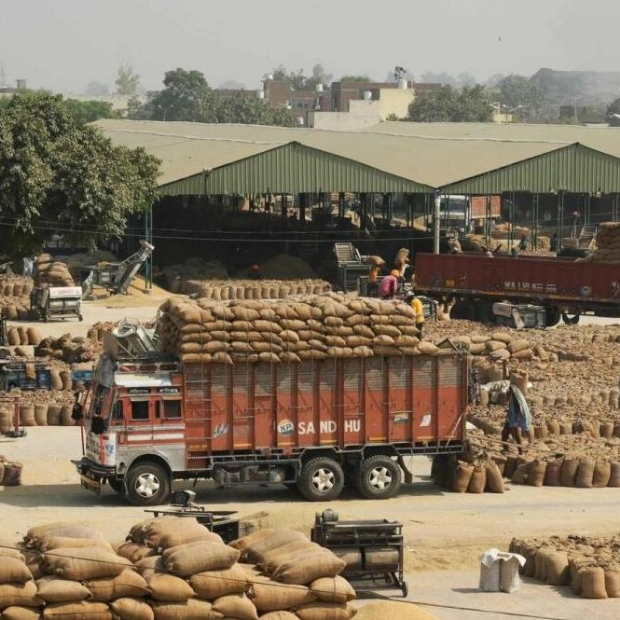 Rice Surplus Prompts Calls to Lift Export Restrictions