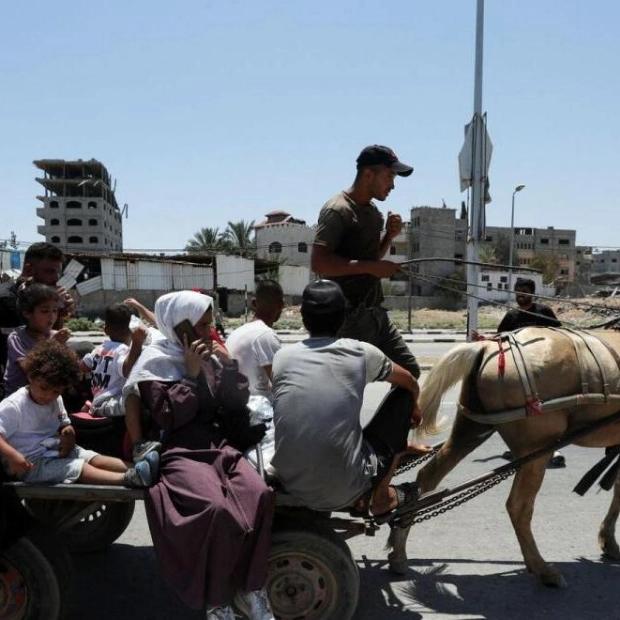 Intense Israeli Assault in Gaza City Amidst Peace Talks
