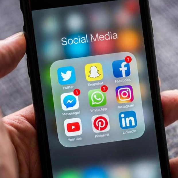 Teenagers and Social Media: Balancing Connection and Disconnection