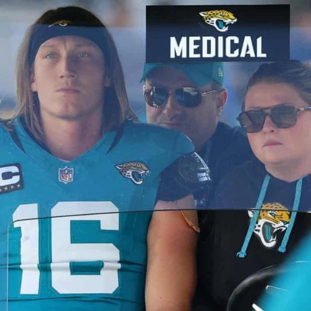 Jacksonville Jaguars Shut Down QB Trevor Lawrence for Season