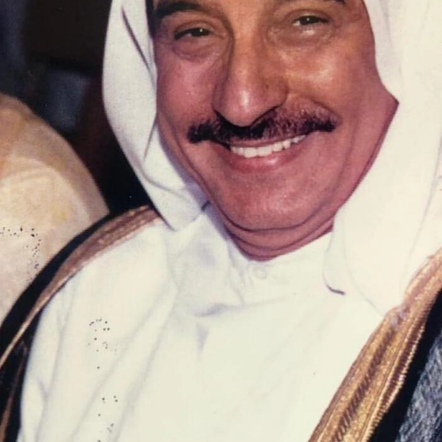 Sheikh Maktoum Honors Qasim Sultan Al Banna's Contributions to Dubai