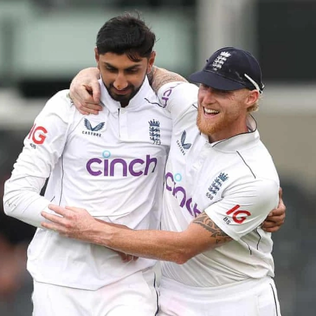 New Zealand vs England: A Day of Intrigue at Hagley Oval