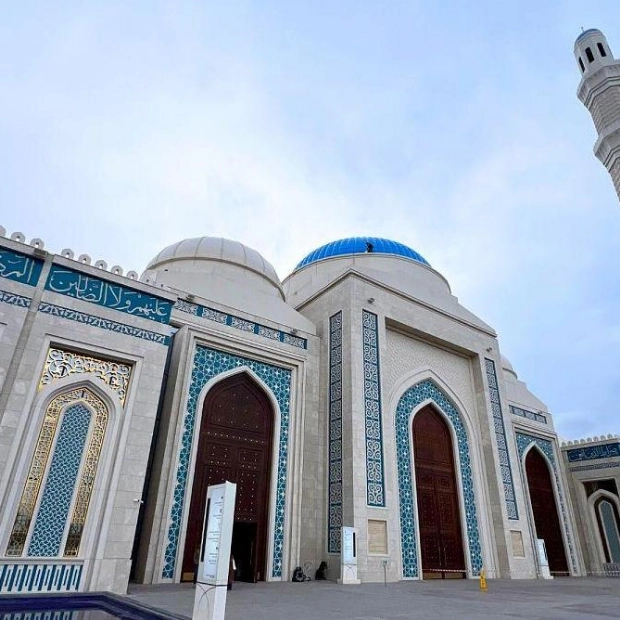 Astana's Grand Mosque: A Central Asian Architectural Marvel