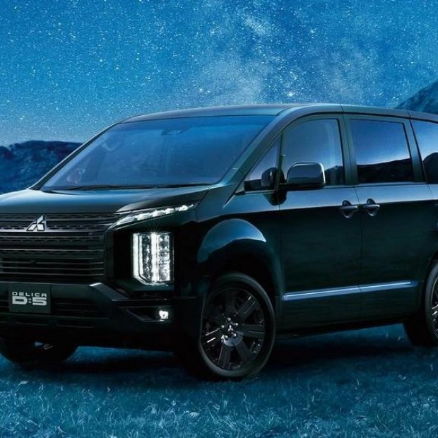 Mitsubishi Delica D:5 Black Edition: Черный стиль и мощь