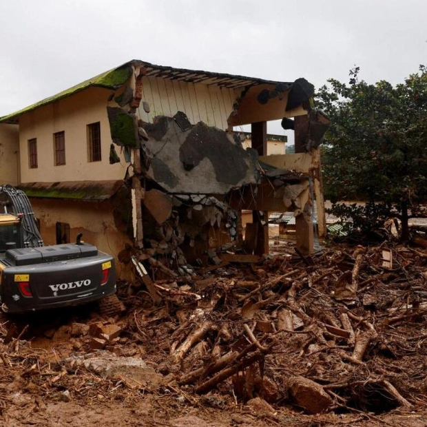 Indian Soldiers Rush to Complete Bridge Amid Kerala Landslide Rescue Efforts