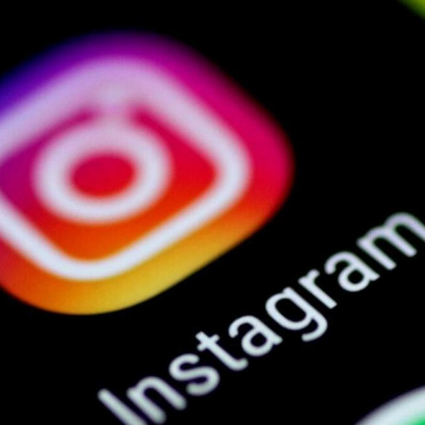 Instagram Introduces Public Commenting on Stories