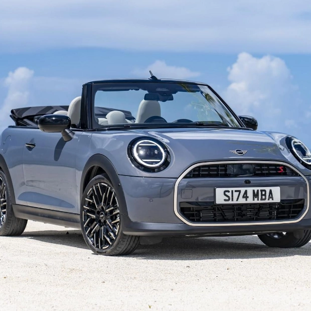 Mini Cooper Convertible: Новый кабриолет от британской марки