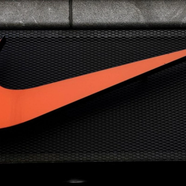 Nike Shares Drop 8% Amid Withdrawn Revenue Target