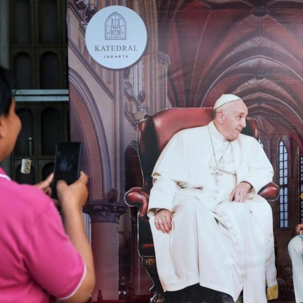 Pope Francis to Visit Indonesia's Unique Interfaith Tunnel