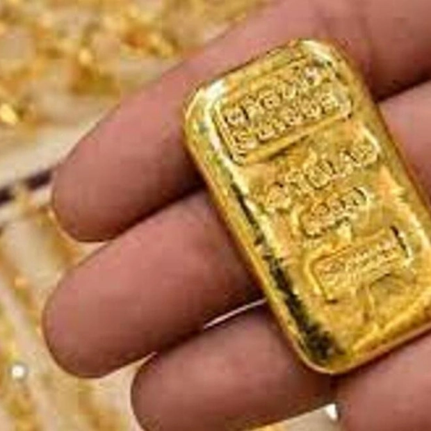 Gold Prices Surge on Weaker Dollar and Labor Market Concerns