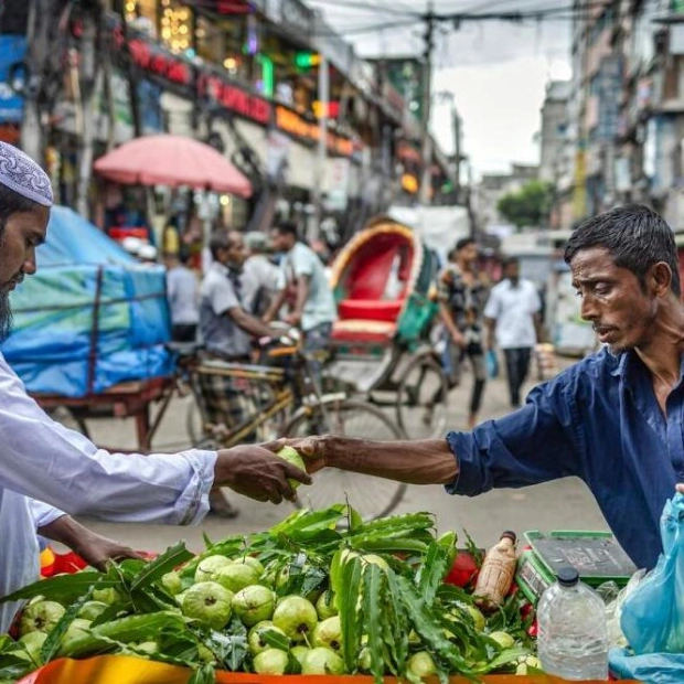 Bangladesh Central Bank Governor Aims to Reduce Inflation