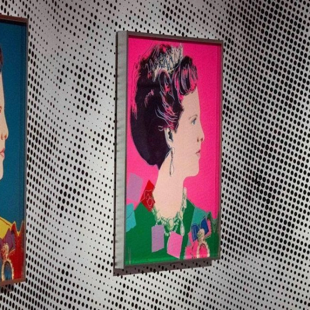 Thieves Steal Warhol Prints in Botched Heist