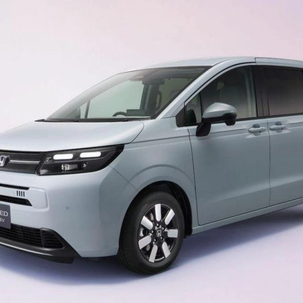 Honda Freed победитель конкурса Автомобиль года в Японии 2024-2025