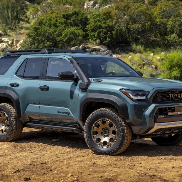 Toyota представила обновлённый 4Runner 2025 года