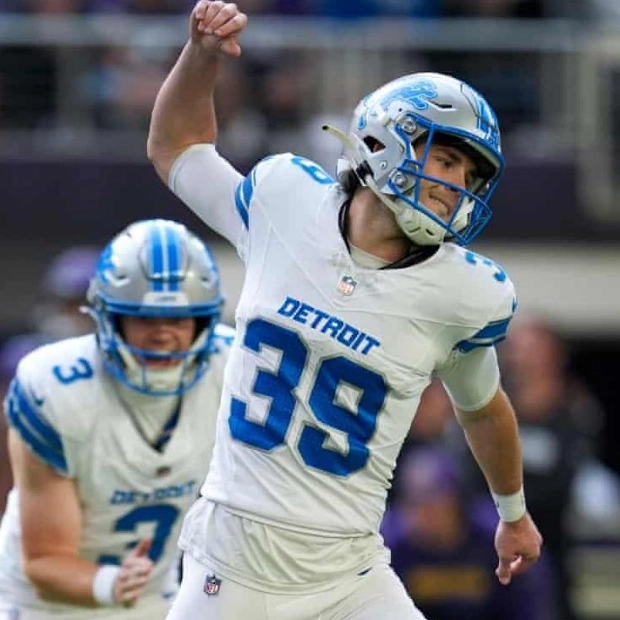 Jake Bates' Last-Second Field Goal Lifts Lions Over Vikings