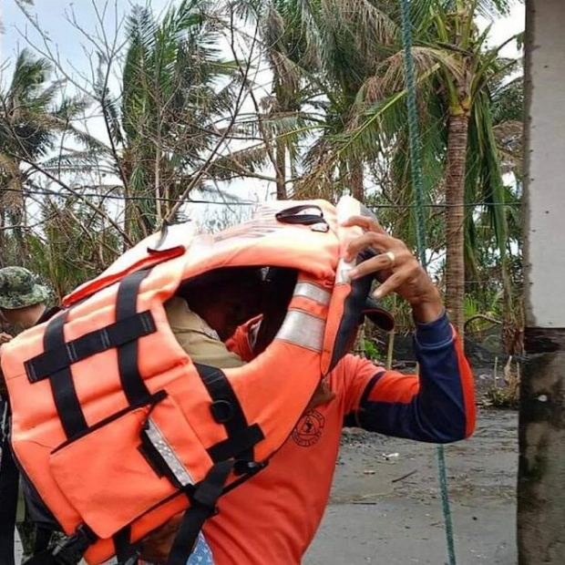 Typhoon Usagi Hits Disaster-Ravaged Philippines