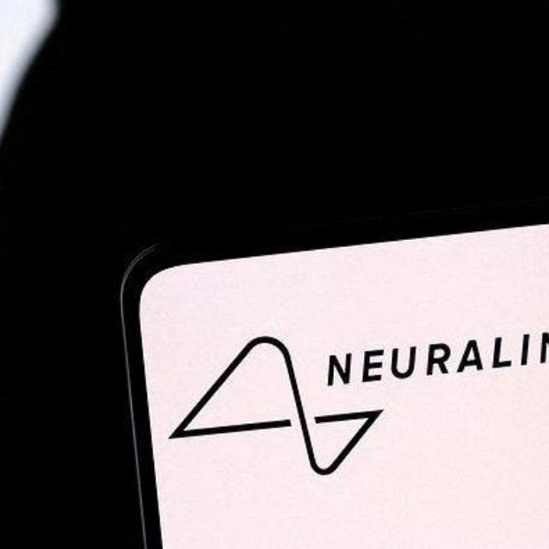 Нолан Арбо: Первый человек с имплантом Neuralink учит языки