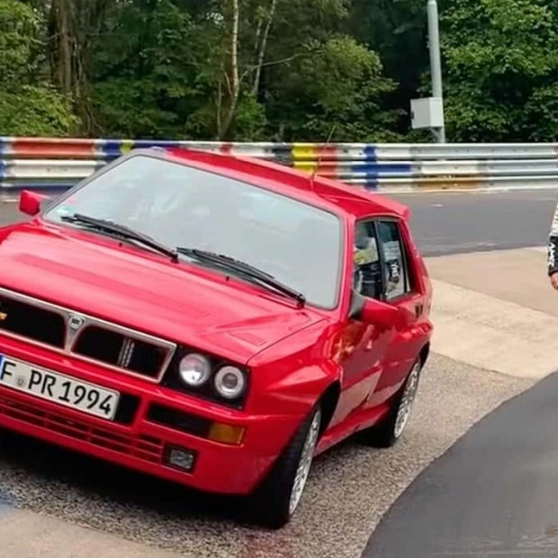 Sport Auto Tests a Classic: Lancia Delta Integrale Evo 2 at Nürburgring