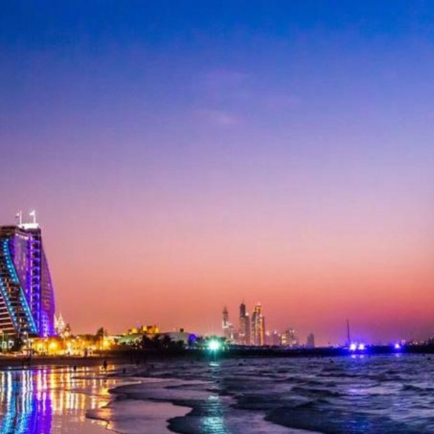 Ночное купание в Дубае: комфорт и безопасность