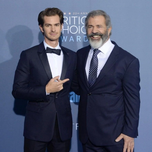 Andrew Garfield Defends Mel Gibson: Social Media Reacts