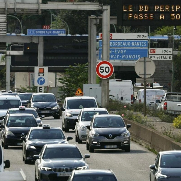 Paris Imposes Through-Traffic Ban in Historic Center