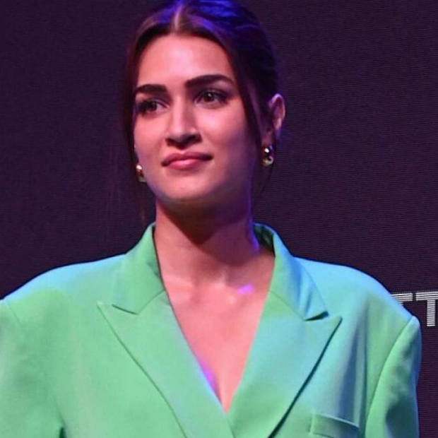 Kriti Sanon to Attend IIFA Awards in UAE: A Star-Studded Affair