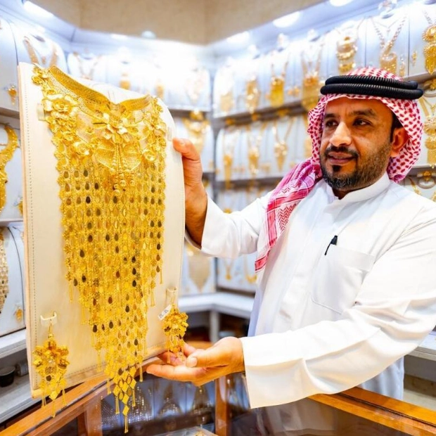 22K Gold Prices Surpass Dh300 Mark Again