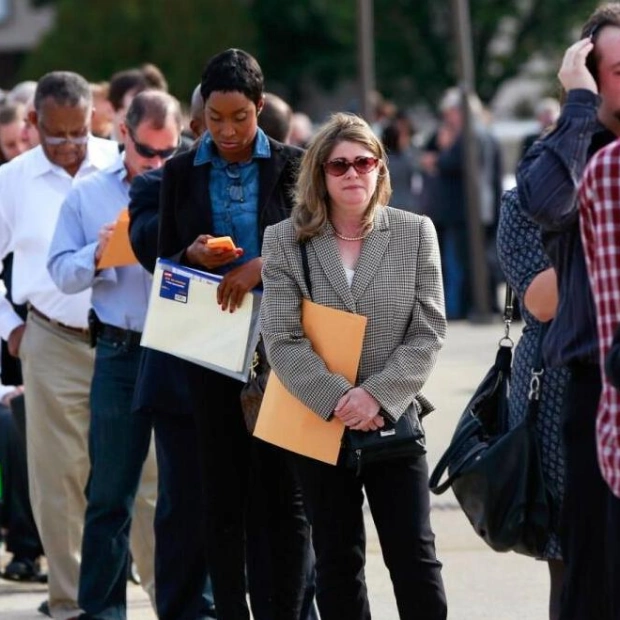 US Unemployment Claims Hit 11-Month High, Indicating Labor Market Softening