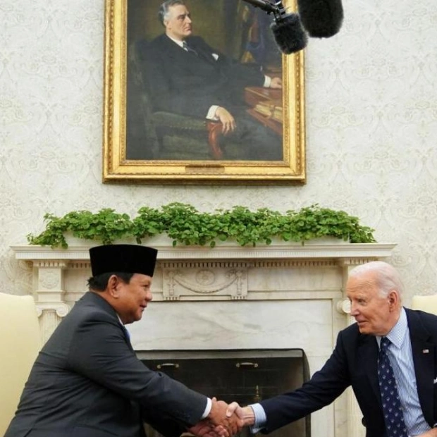 Biden Meets Indonesian President Prabowo Subianto in Washington