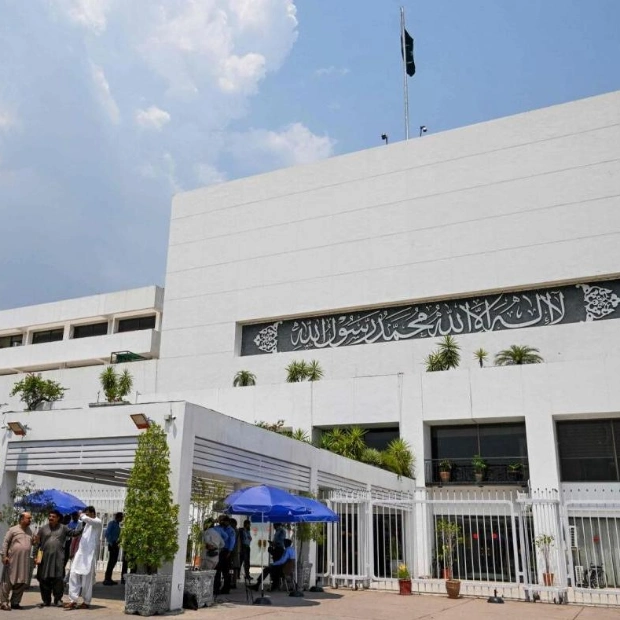 Pakistan Passes Constitutional Amendments to Limit Judicial Power