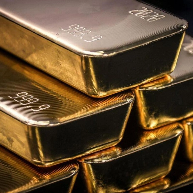 Gold Prices Hit Two-Week Low Amid Equity Sell-Off and Economic Data