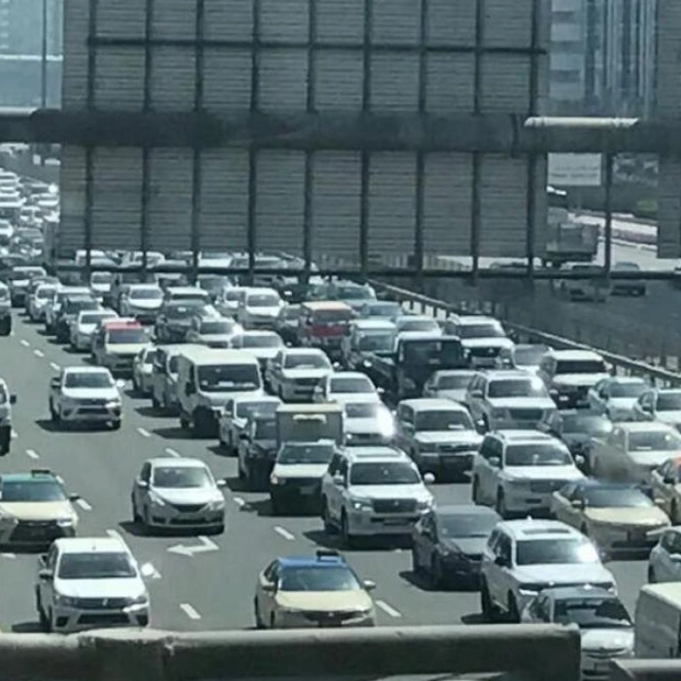 Dubai Police Alert Motorists of Accident on Sheikh Zayed Road